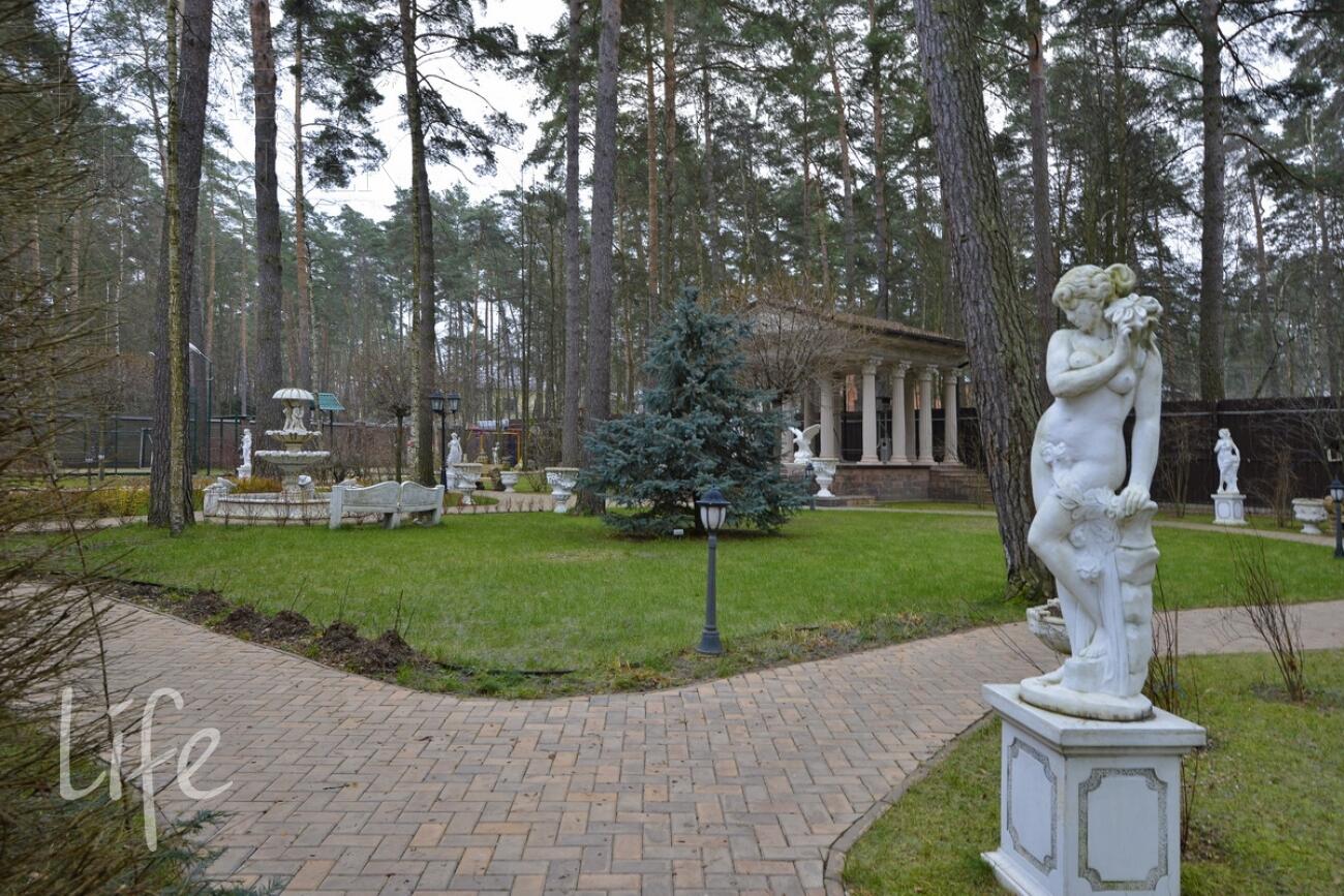 2-этажный коттедж 1 400 м² с отделкой