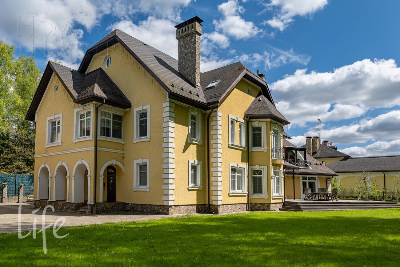 3-этажный коттедж 700 м² с отделкой