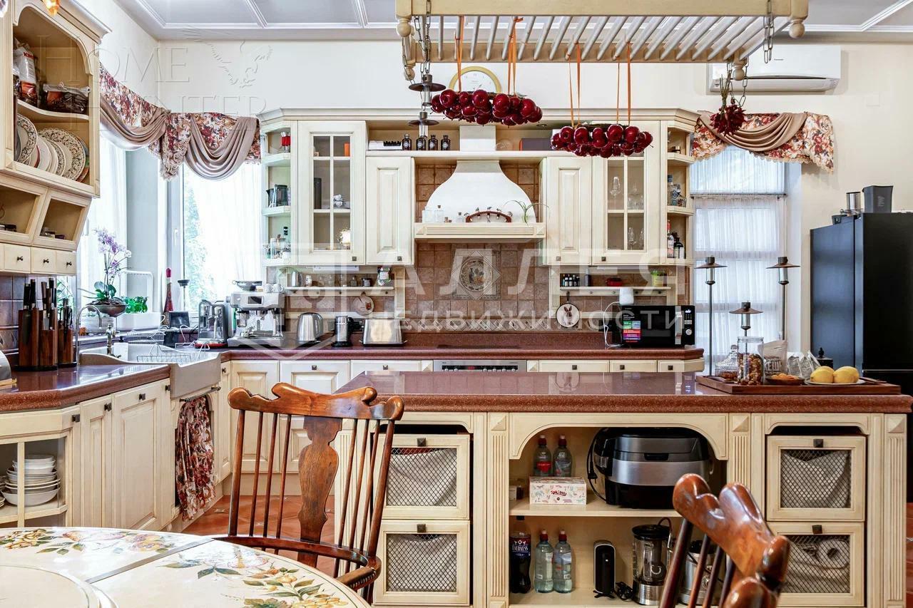 2-этажный коттедж 850 м² с отделкой