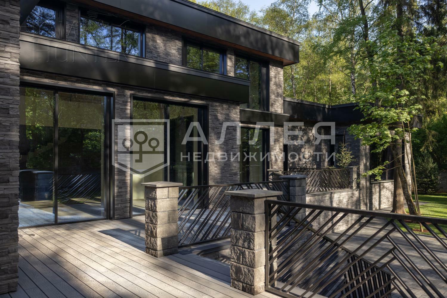 2-этажный коттедж 1 700 м² без отделки