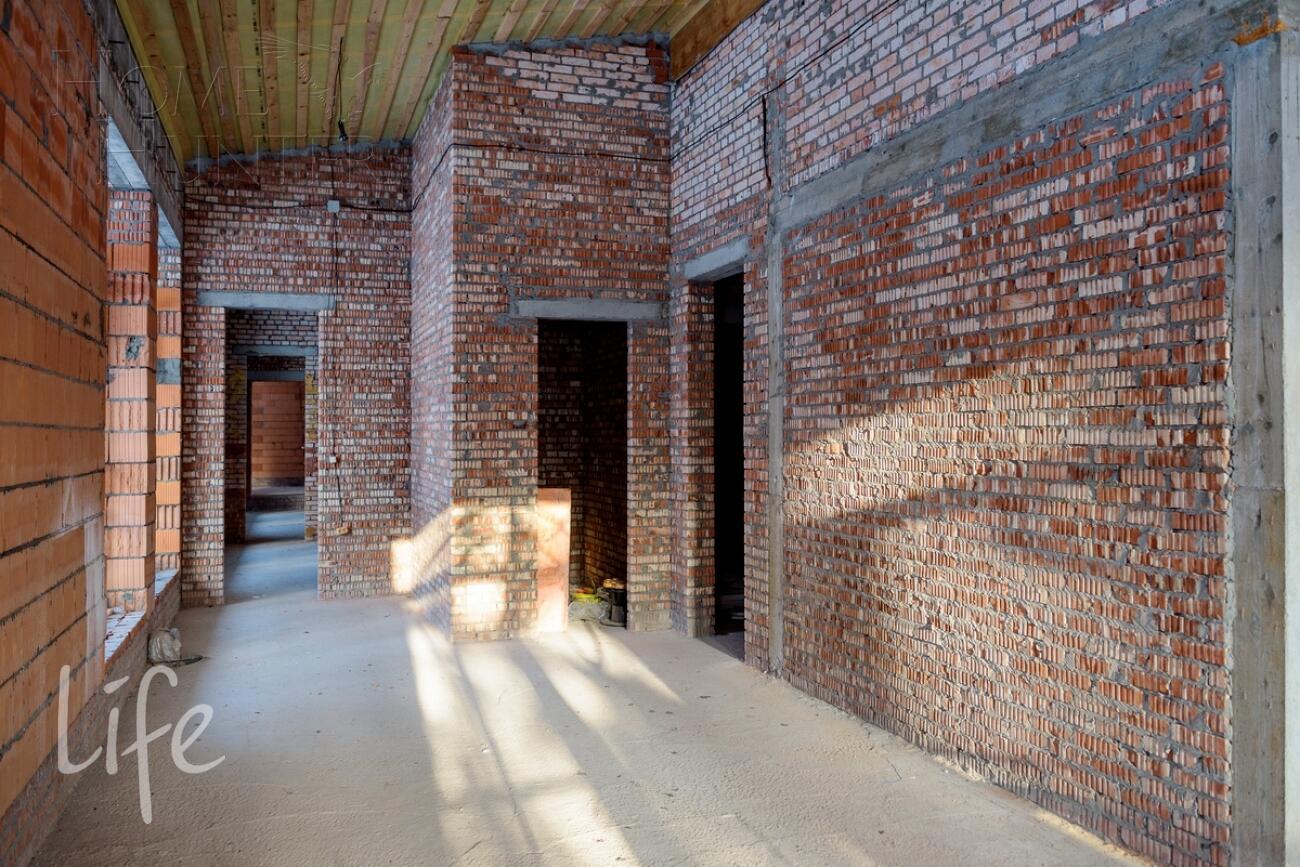 2-этажный коттедж 1 638 м² без отделки