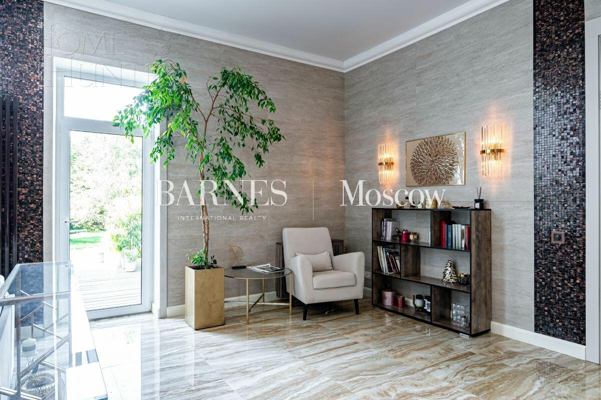 2-этажный коттедж 328 м² с отделкой