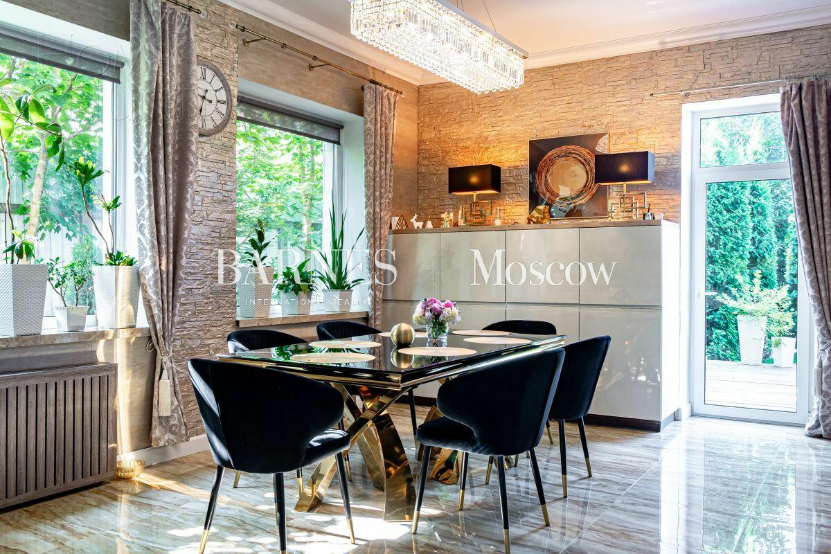 2-этажный коттедж 328 м² с отделкой