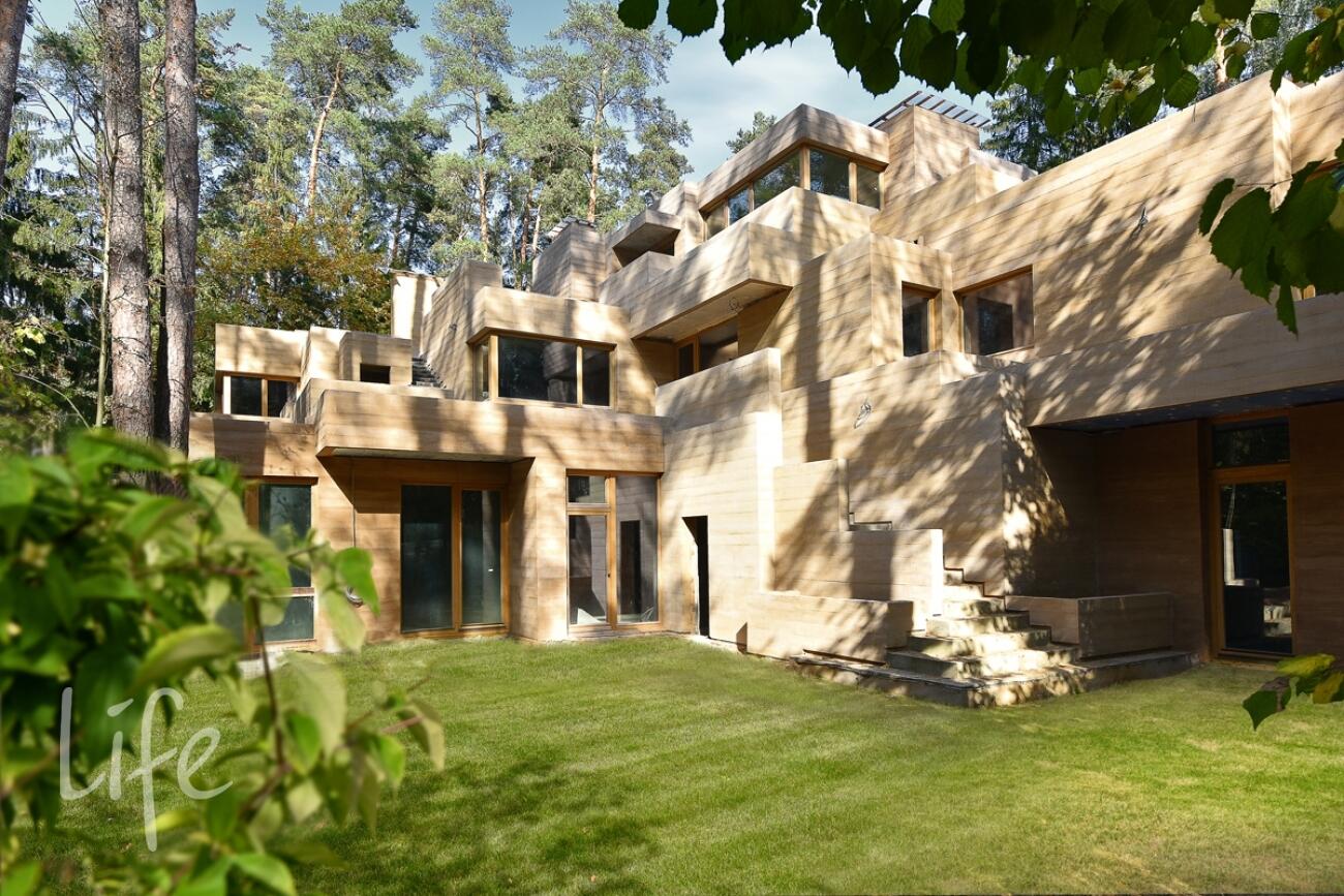 2-этажный коттедж 1 330 м² с отделкой