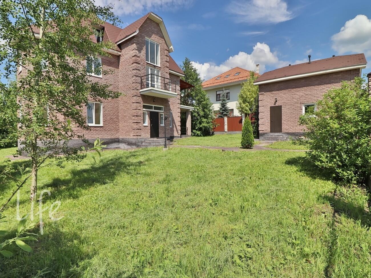 3-этажный коттедж 372 м² с отделкой