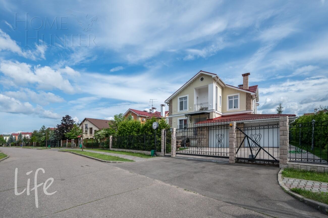 2-этажный коттедж 250 м² с отделкой