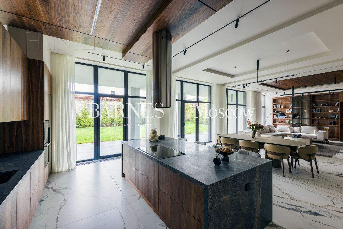 2-этажный коттедж 705 м² с отделкой