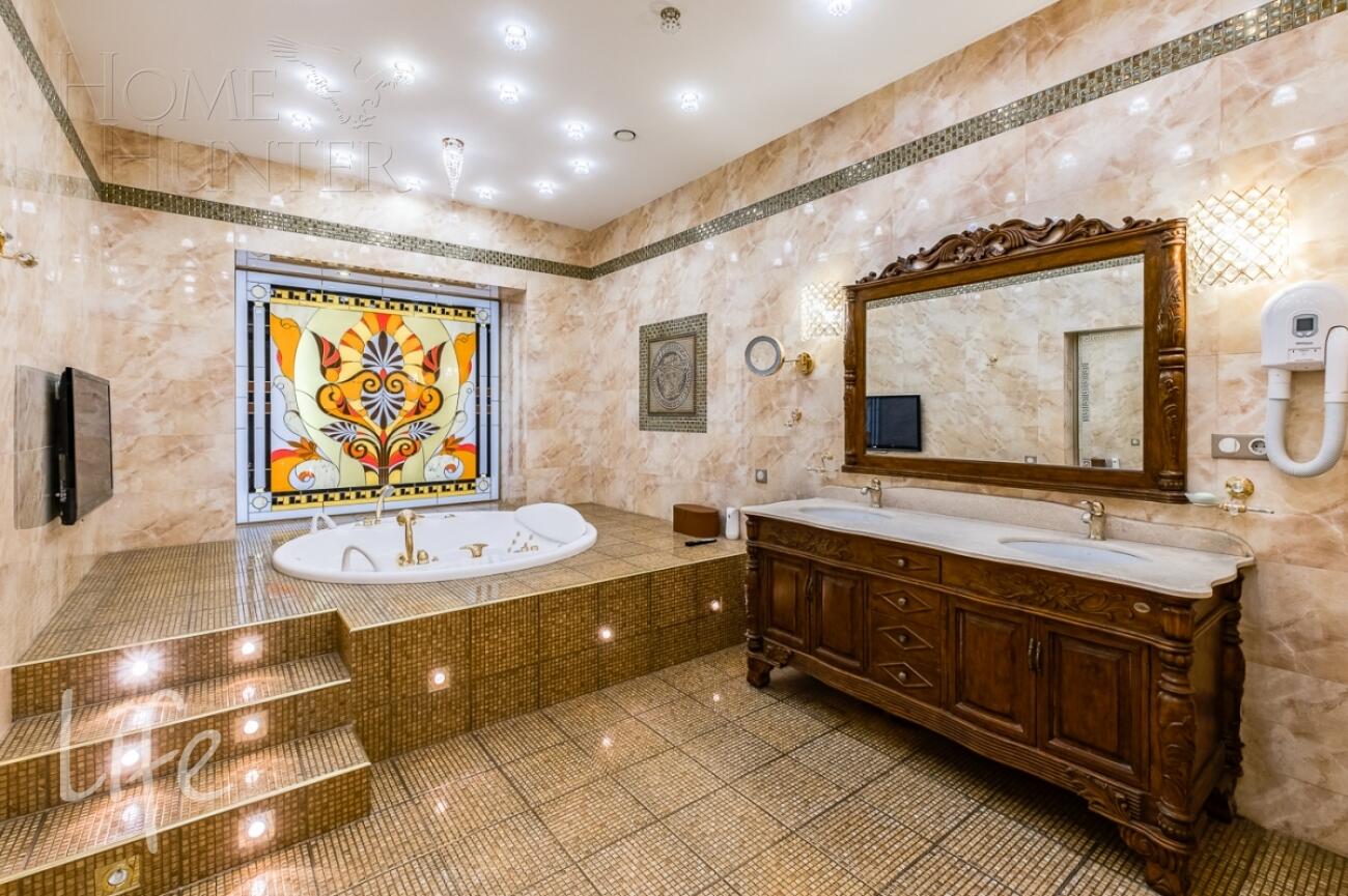 3-этажный коттедж 1 650 м² с отделкой