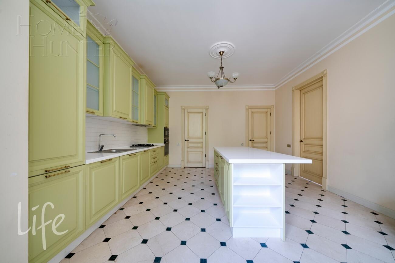 2-этажный коттедж 800 м² с отделкой