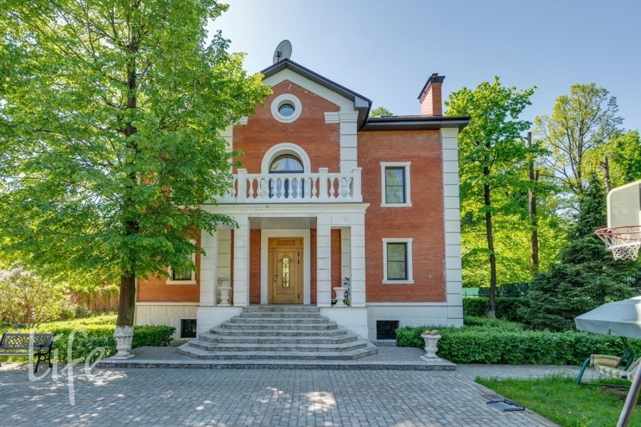 3-этажный коттедж 770 м² с отделкой