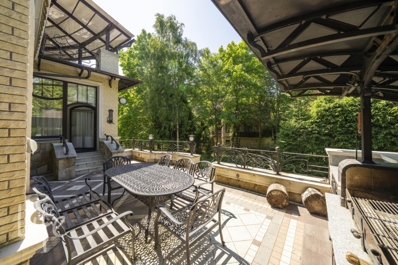 2-этажный коттедж 880 м² с отделкой