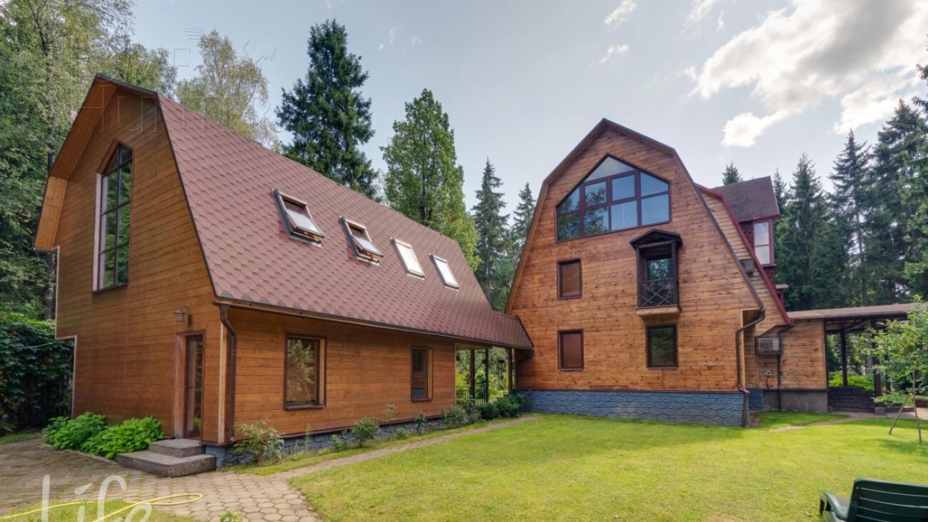 3-этажный коттедж 650 м² с отделкой