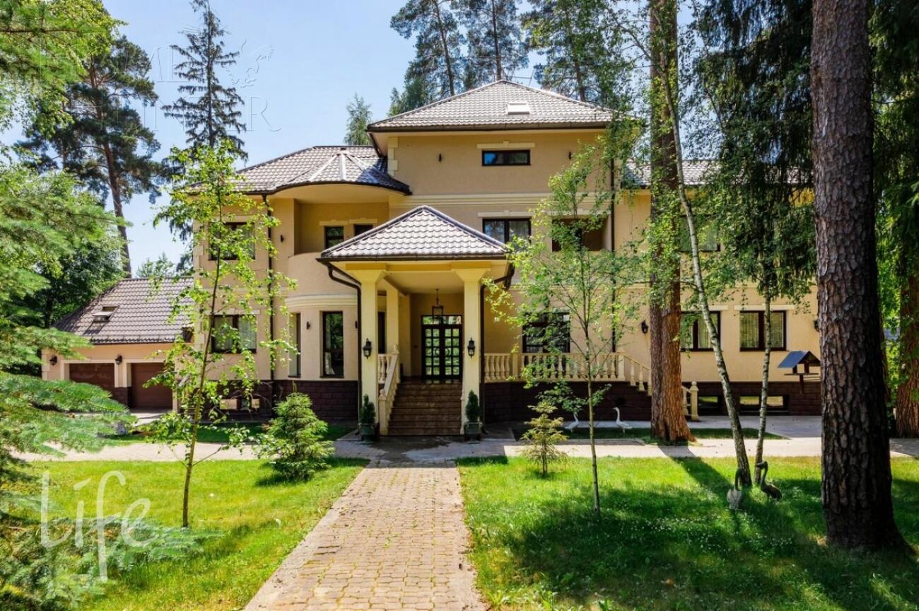 2-этажный коттедж 845 м² с отделкой