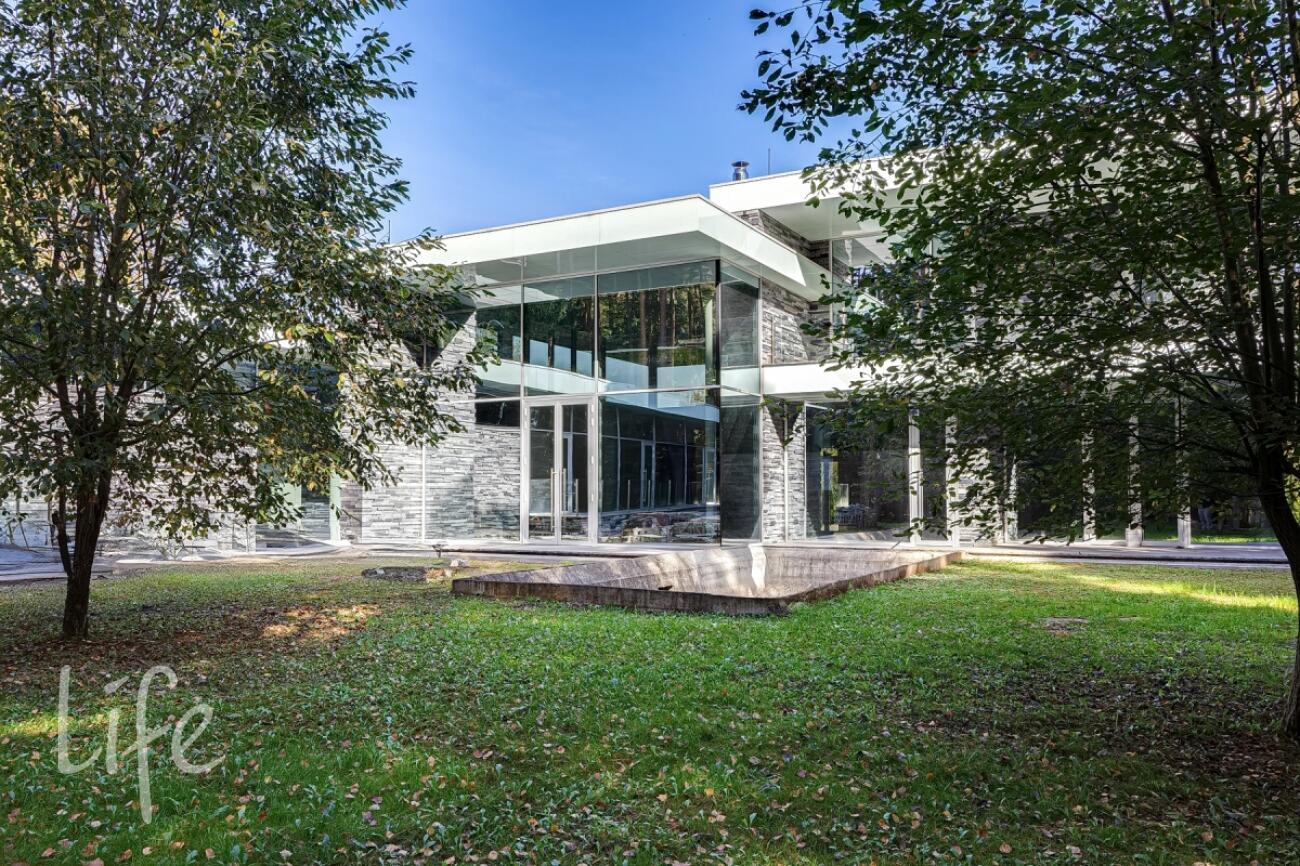 3-этажный коттедж 1 546 м² без отделки