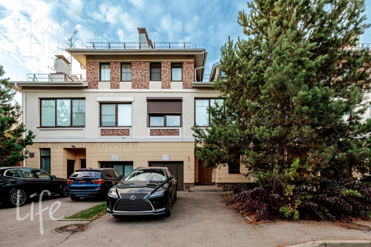 3-этажный таунхаус 230 м² с отделкой