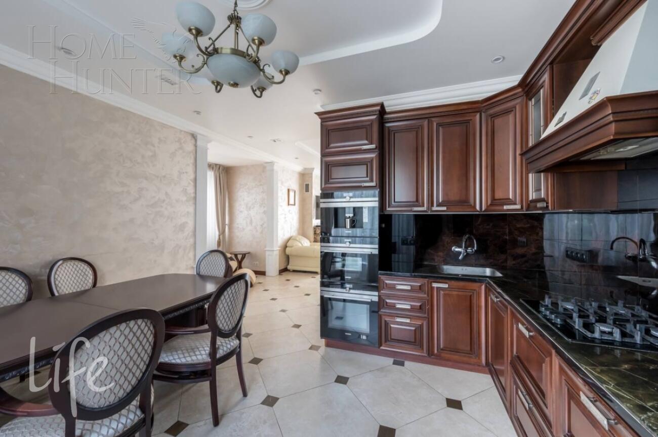 2-этажный коттедж 250 м² с отделкой