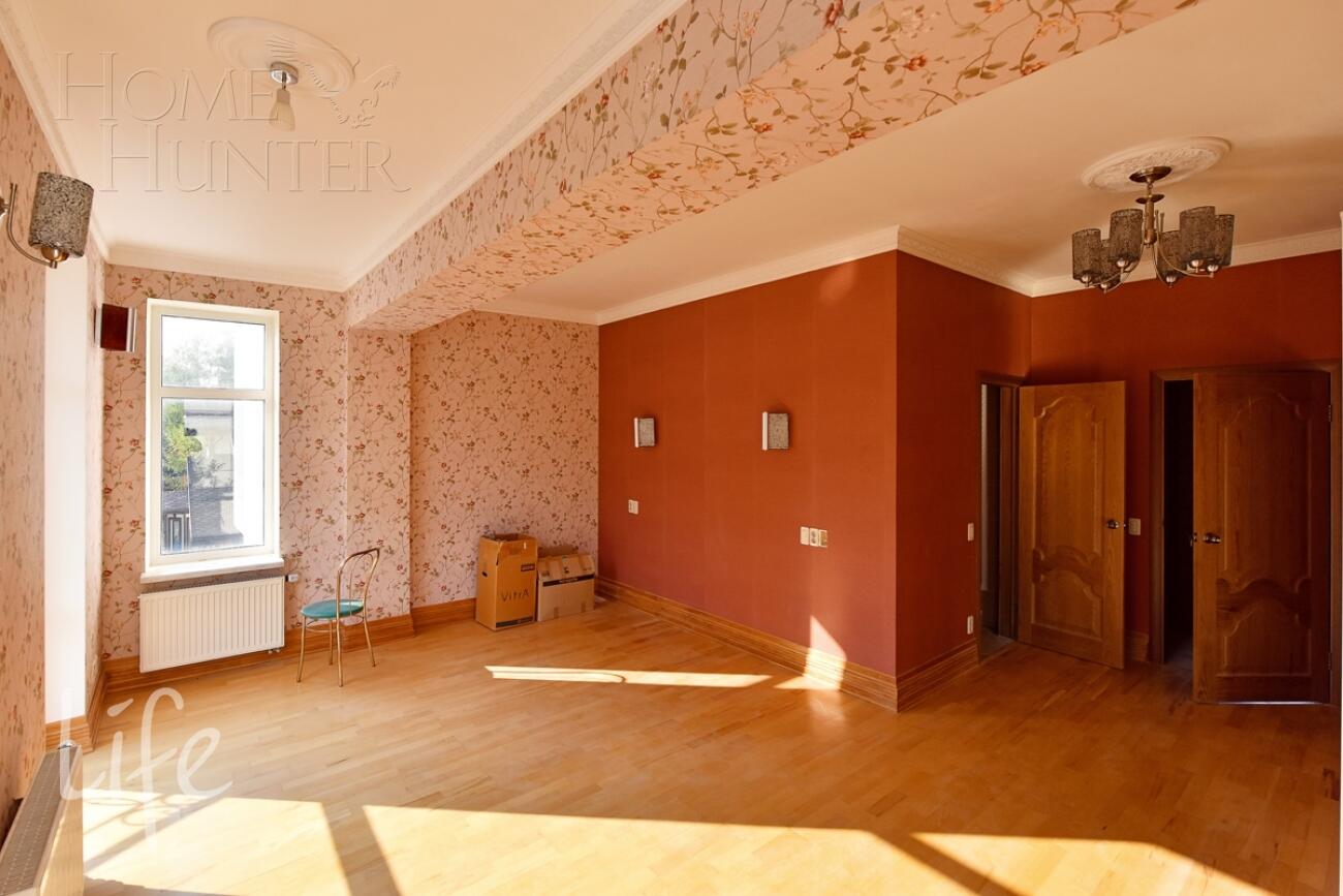 2-этажный коттедж 1 300 м² с отделкой