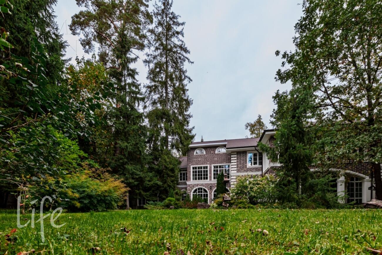 2-этажный коттедж 688 м² с отделкой