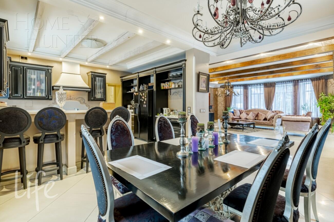 2-этажный коттедж 350 м² с отделкой