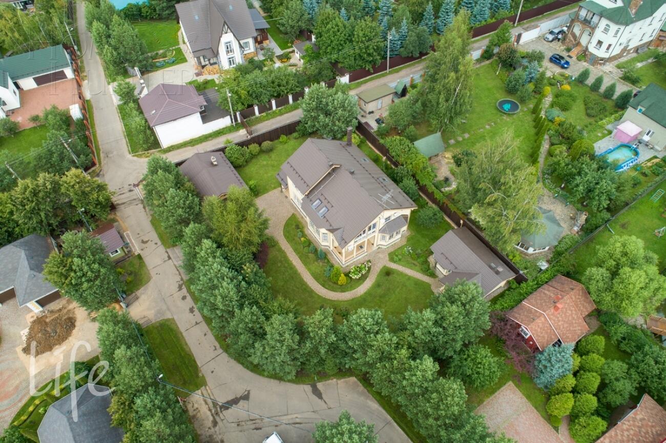 2-этажный коттедж 250 м² с отделкой