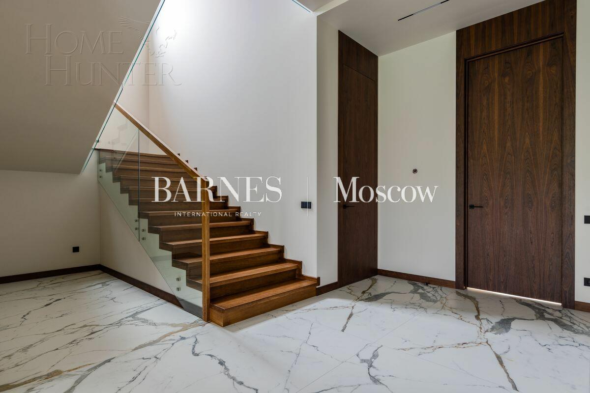 2-этажный коттедж 705 м² с отделкой