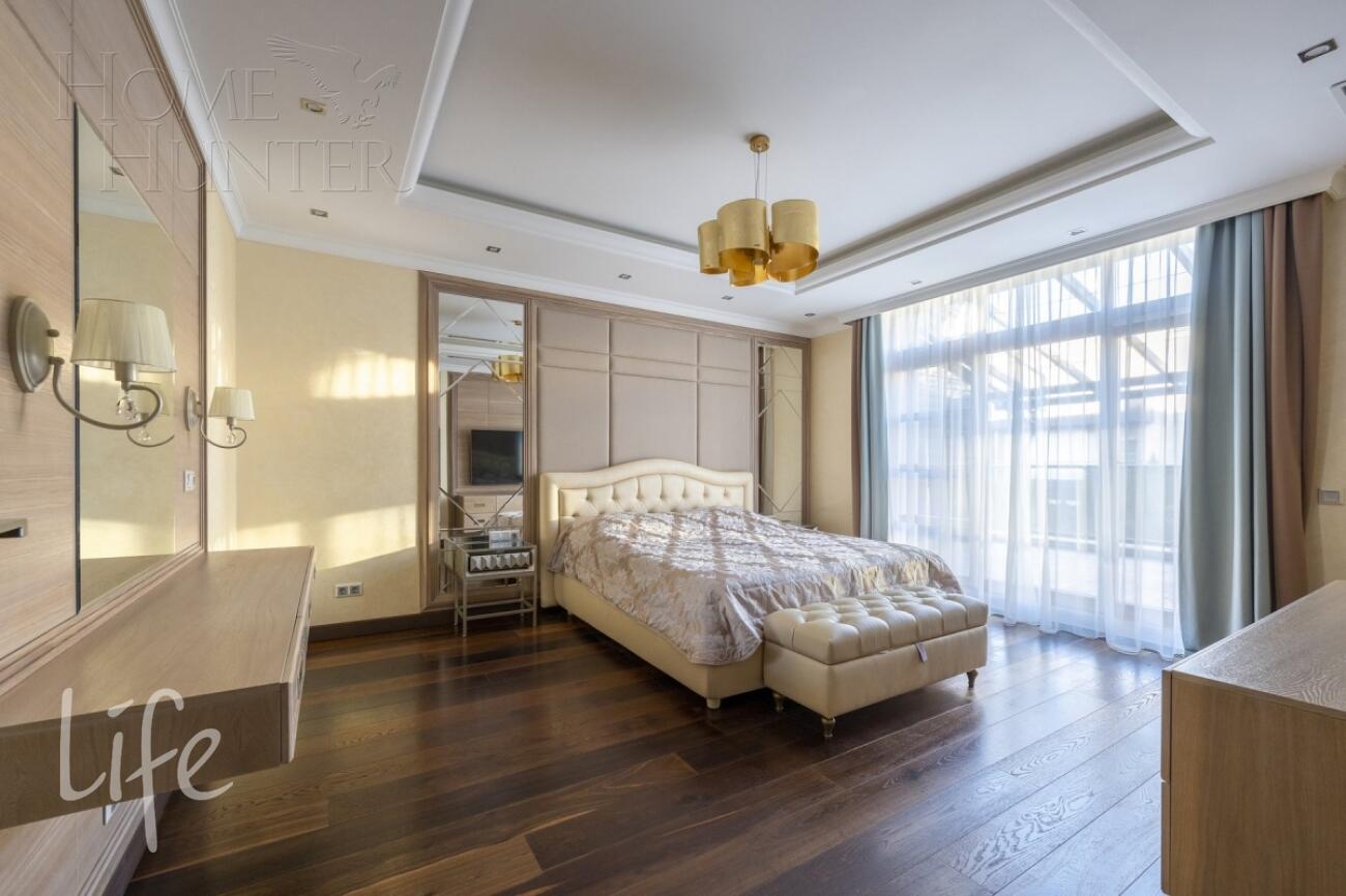 3-этажный таунхаус 310 м² с отделкой