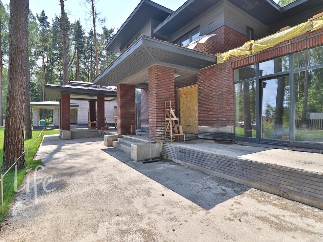 2-этажный коттедж 460 м² без отделки