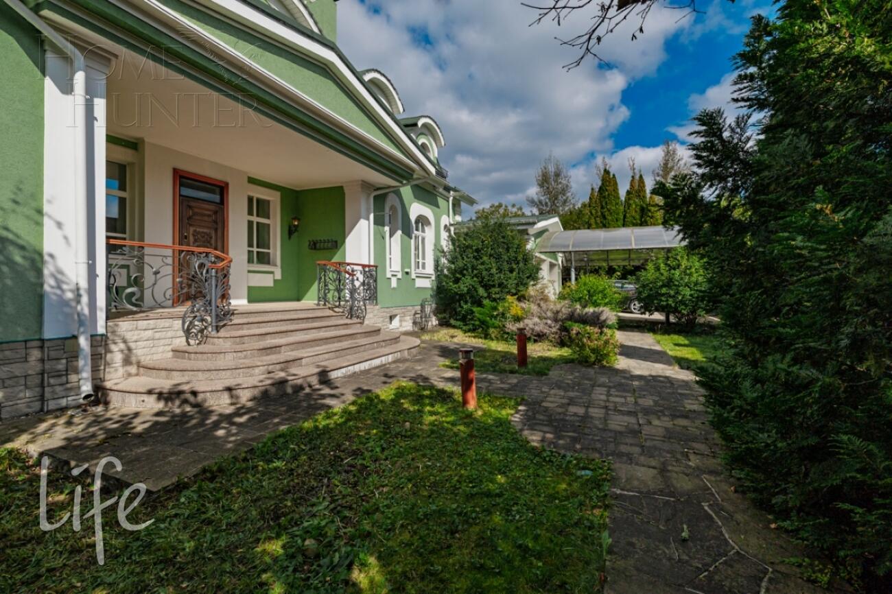 2-этажный коттедж 700 м² с отделкой