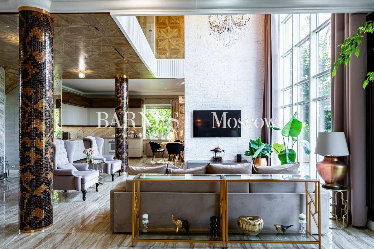 2-этажный коттедж 328 м² с отделкой