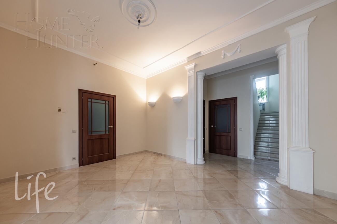 2-этажный коттедж 370 м² с отделкой