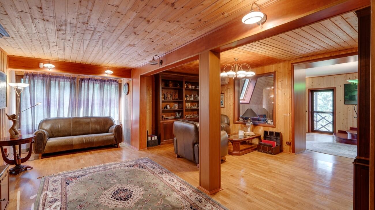 3-этажный коттедж 650 м² с отделкой