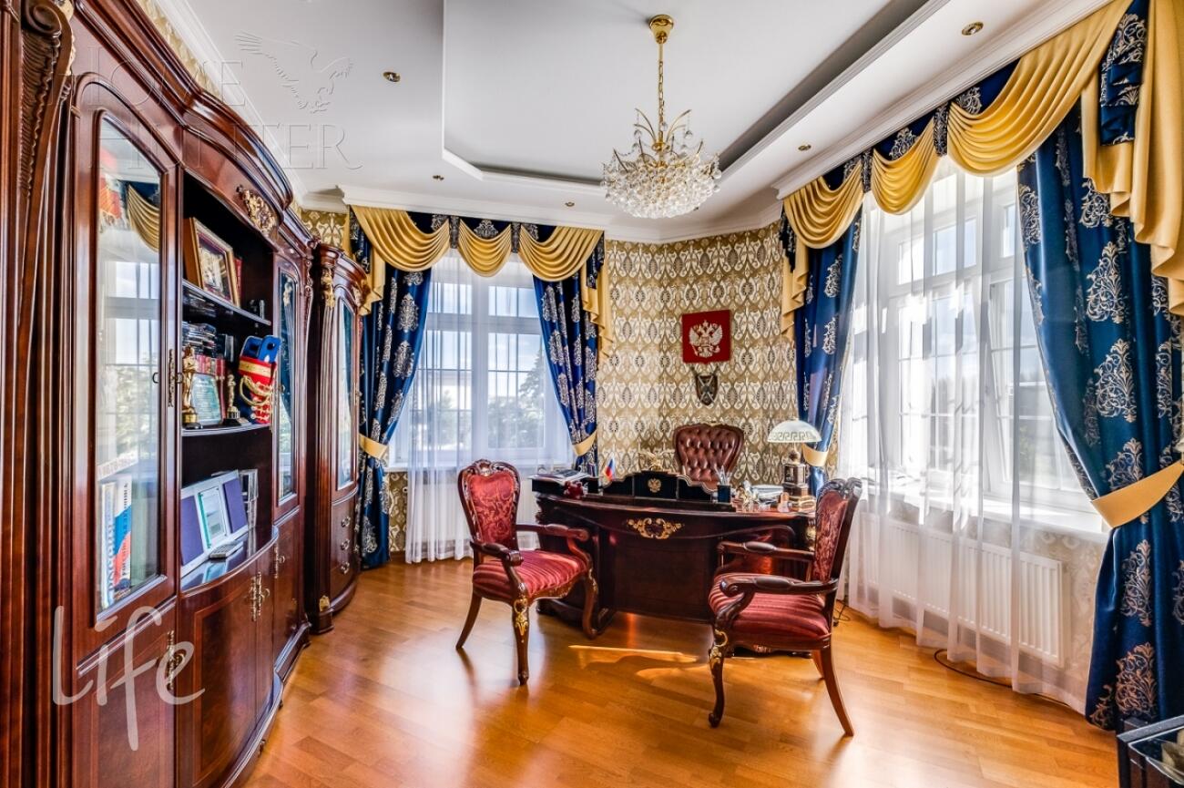 3-этажный коттедж 1 650 м² с отделкой