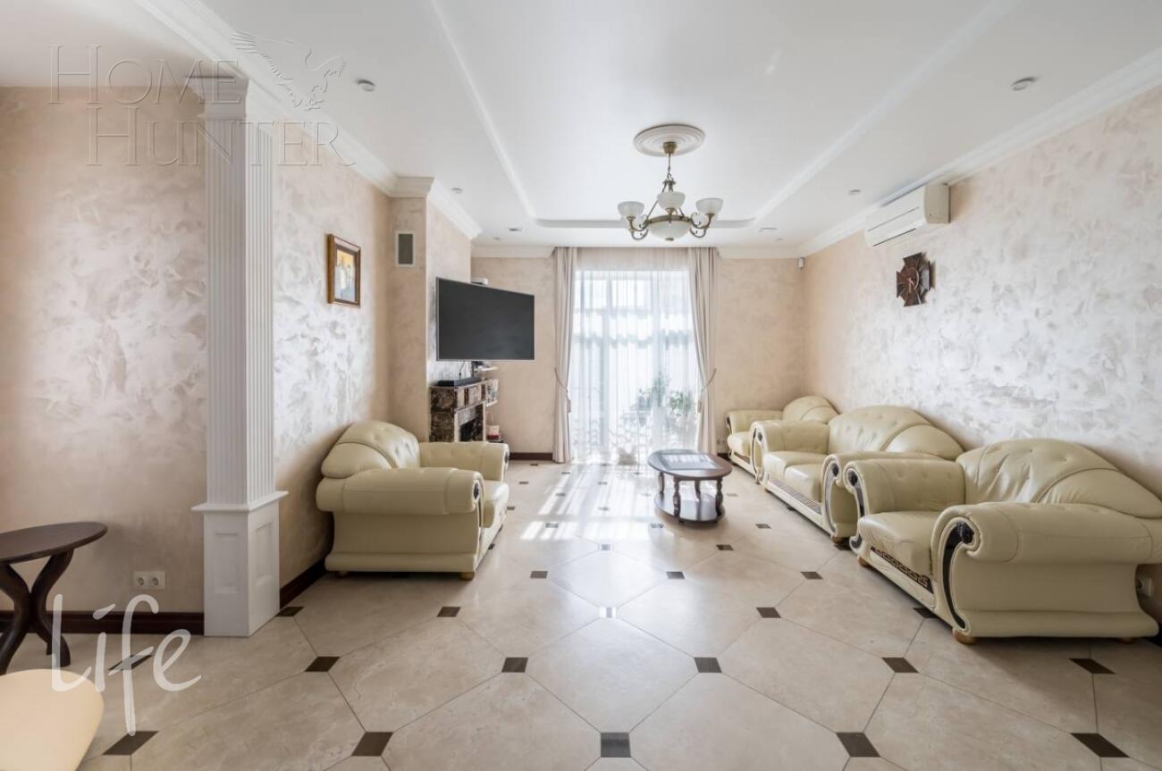 2-этажный коттедж 250 м² с отделкой