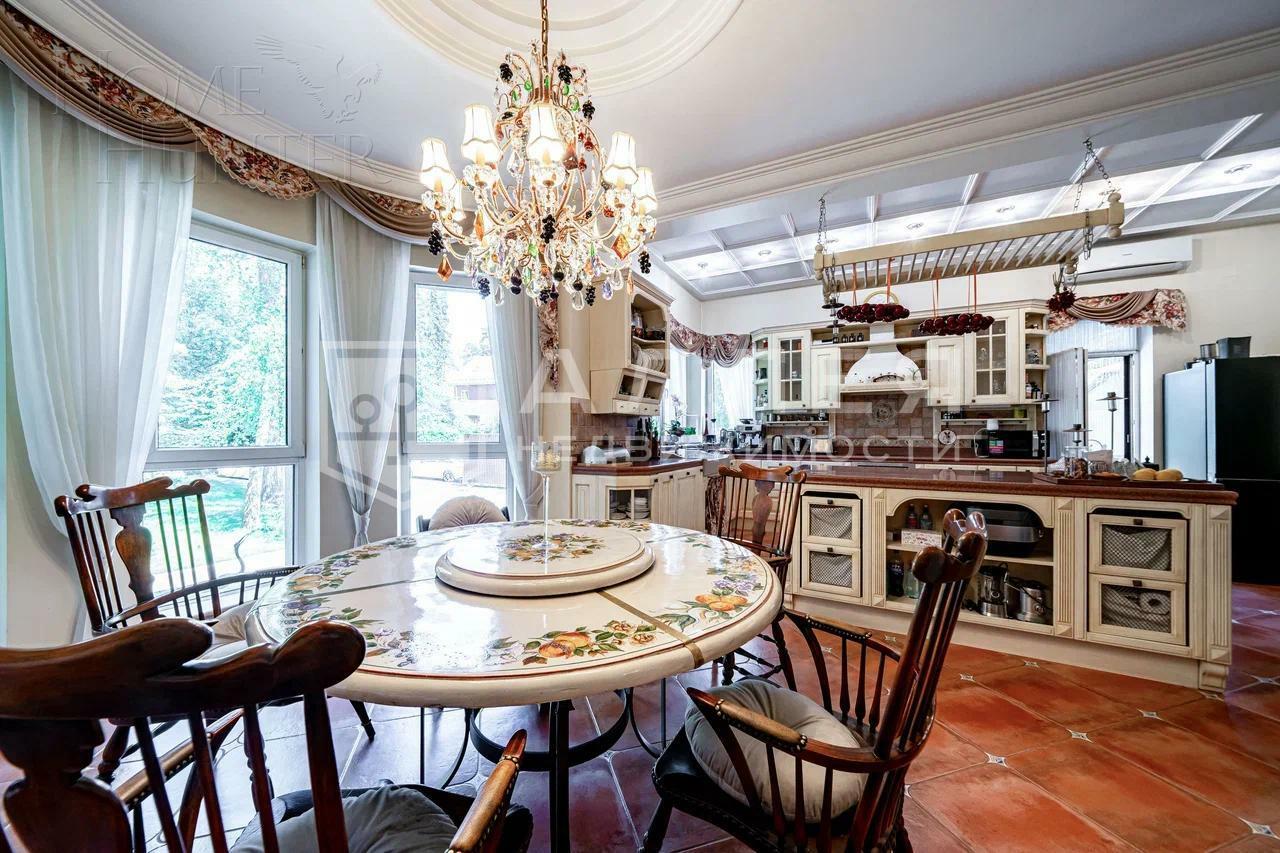 2-этажный коттедж 850 м² с отделкой