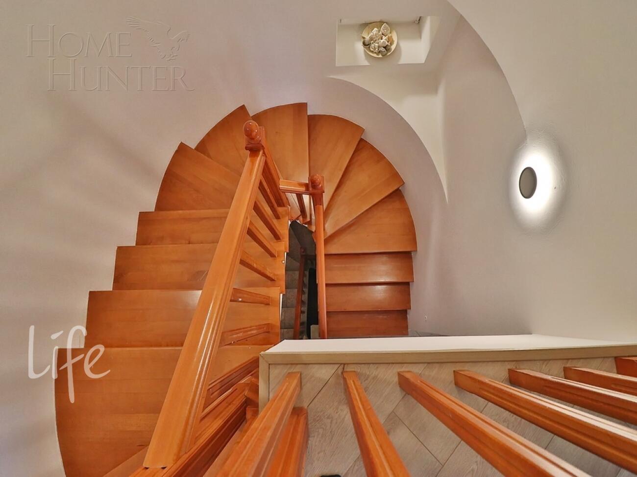 2-этажный коттедж 450 м² с отделкой