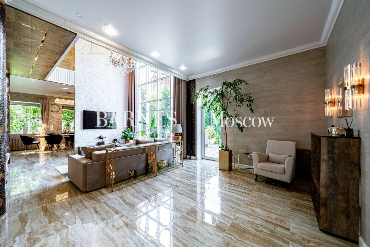 2-этажный коттедж 328 м² с отделкой