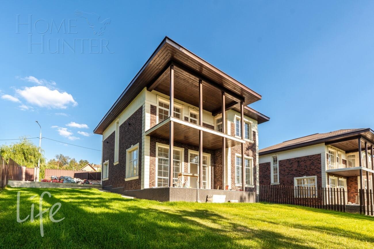 2-этажный коттедж 240 м² с отделкой