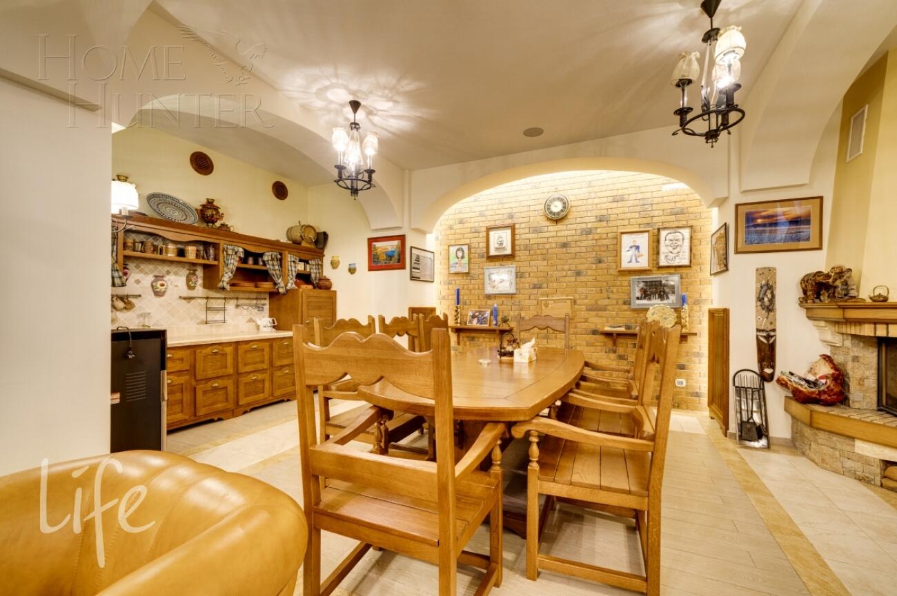 2-этажный коттедж 880 м² с отделкой