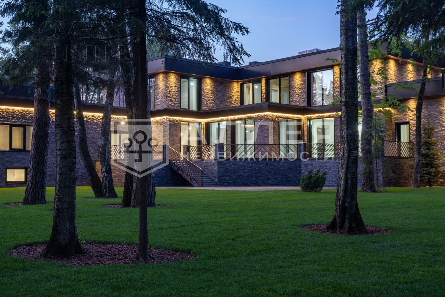 2-этажный коттедж 1 700 м² без отделки