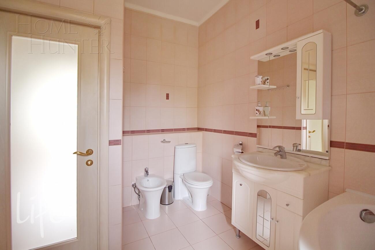 2-этажный коттедж 300 м² с отделкой