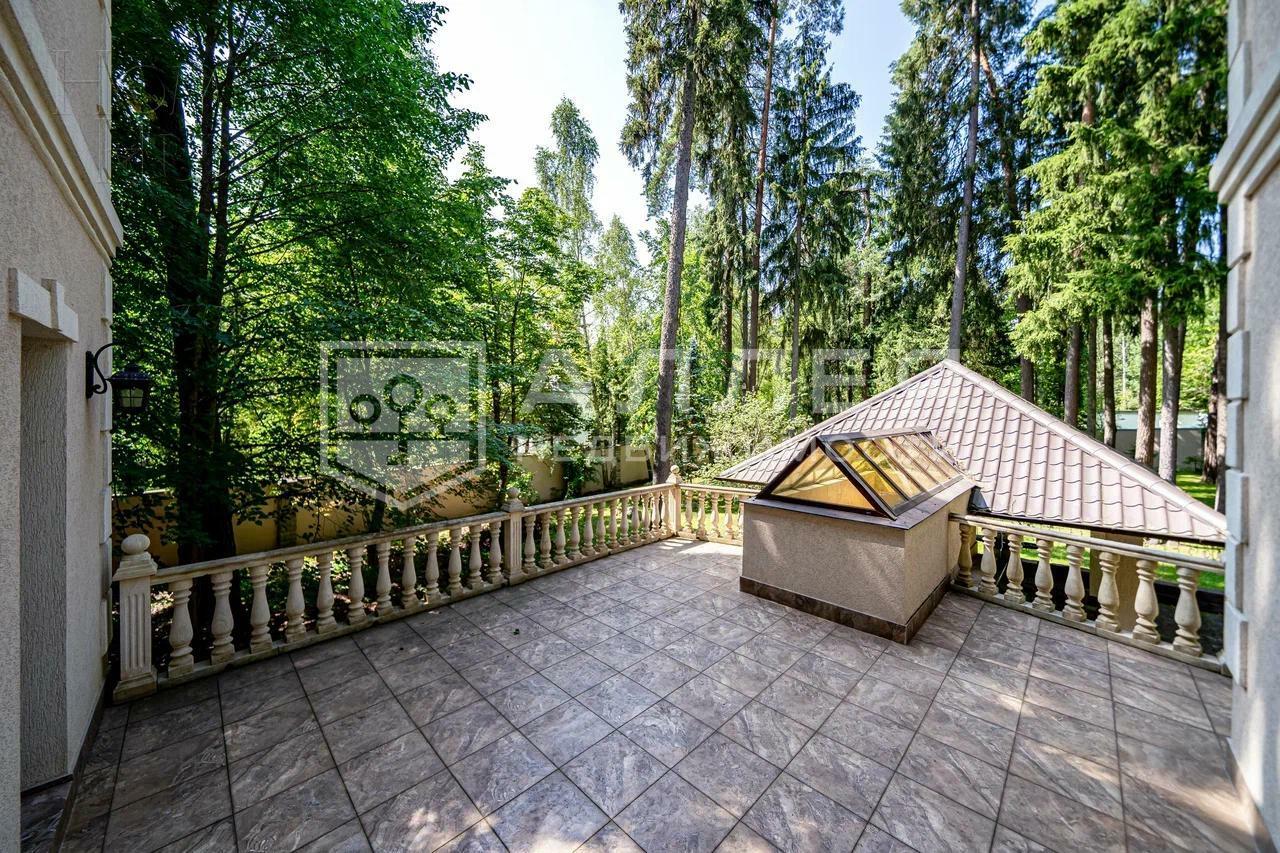 2-этажный коттедж 850 м² с отделкой