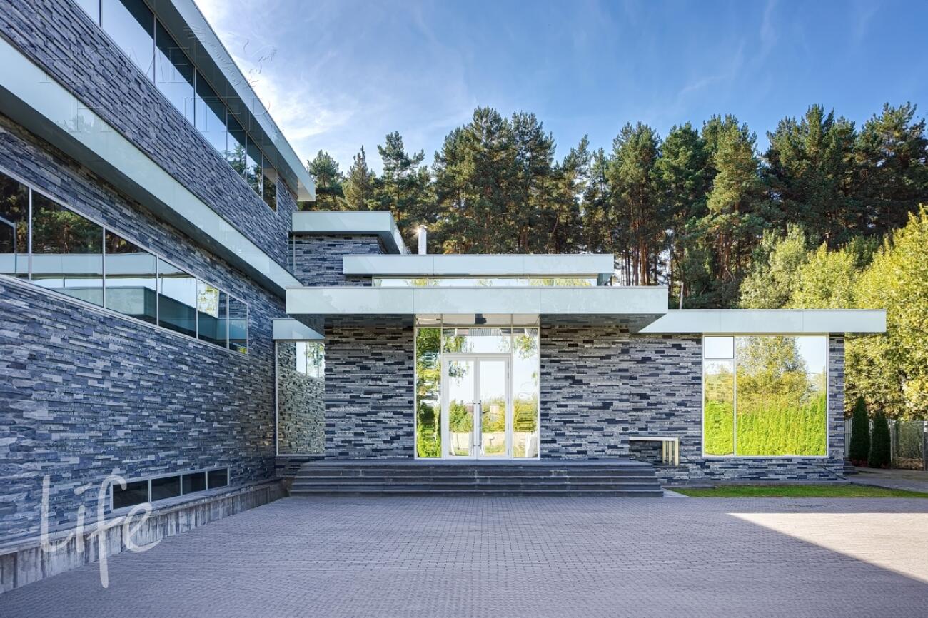 3-этажный коттедж 1 546 м² без отделки