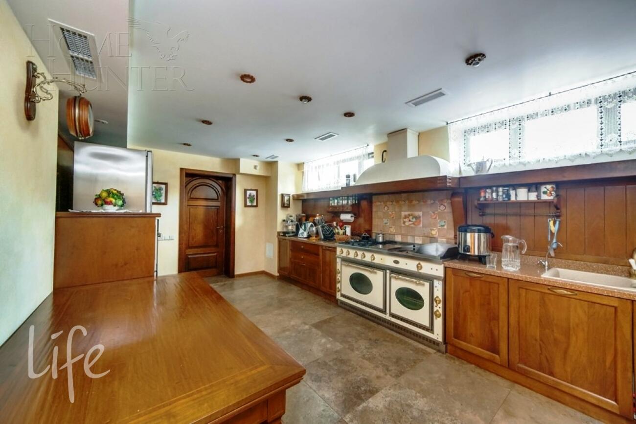 2-этажный коттедж 800 м² с отделкой