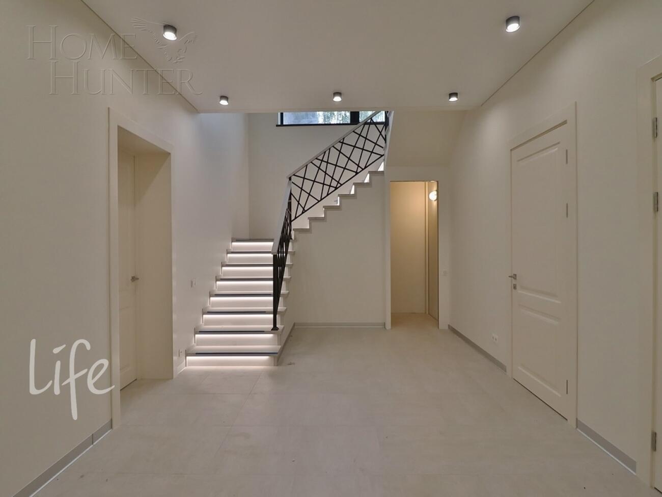 2-этажный коттедж 450 м² с отделкой