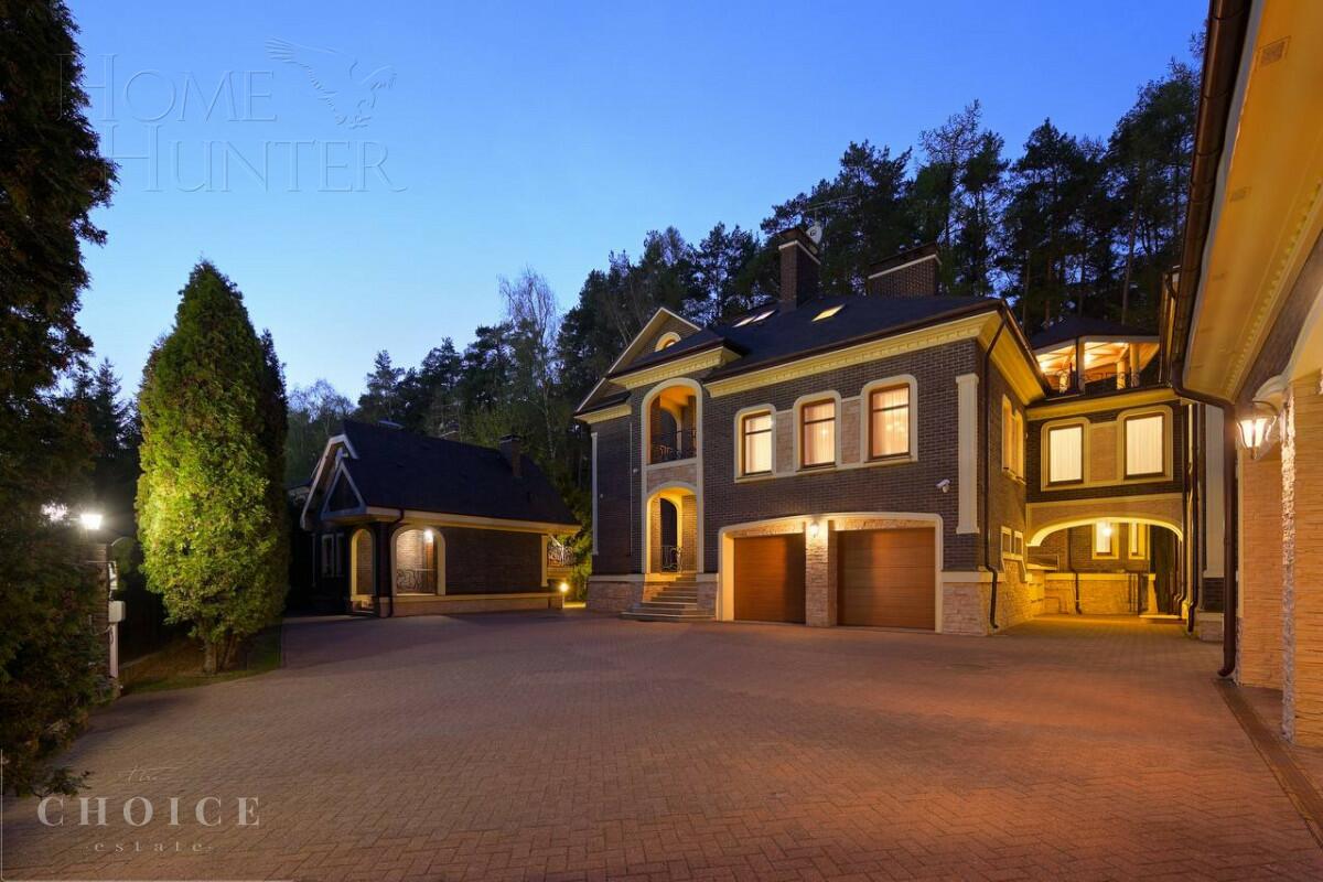 3-этажный коттедж 920 м² с отделкой