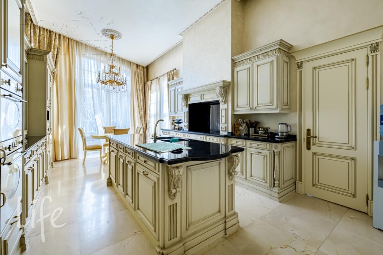 2-этажный коттедж 1 000 м² с отделкой