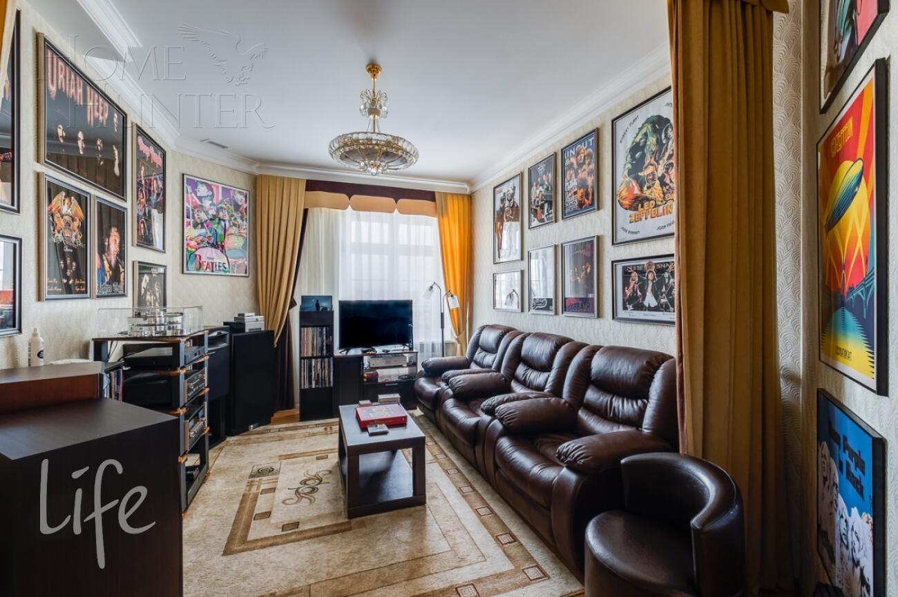 3-этажный коттедж 1 650 м² с отделкой