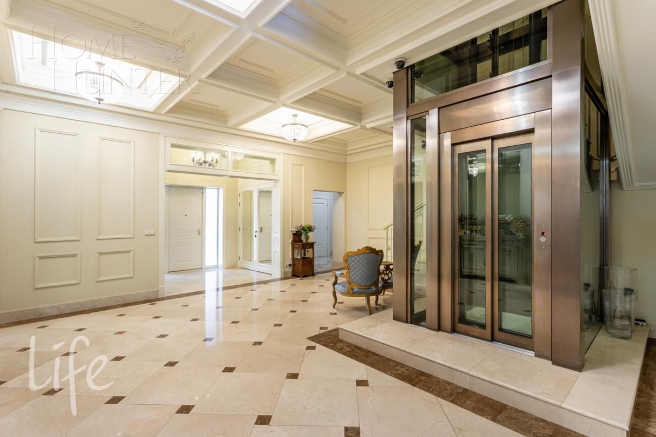 3-этажный коттедж 750 м² с отделкой