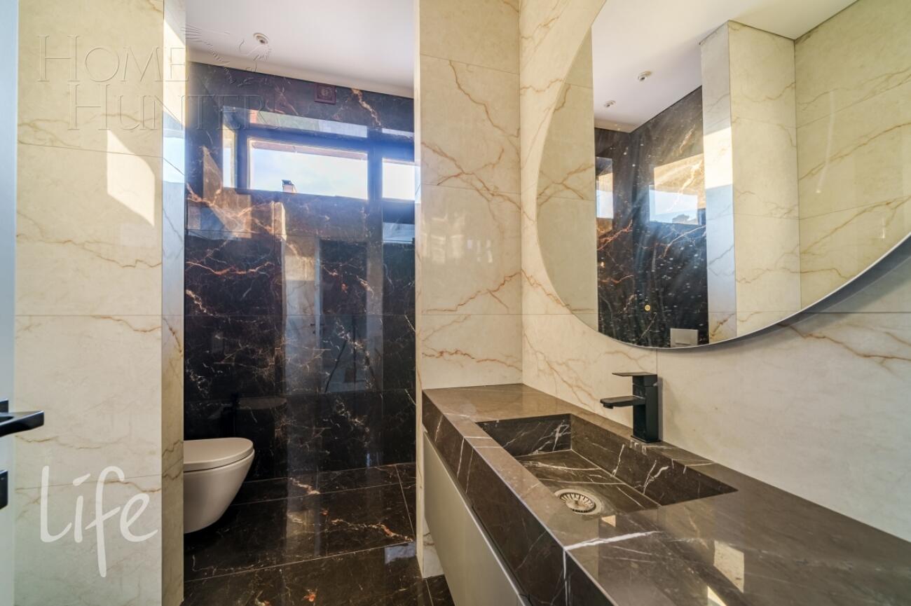 3-этажный коттедж 280 м² с отделкой