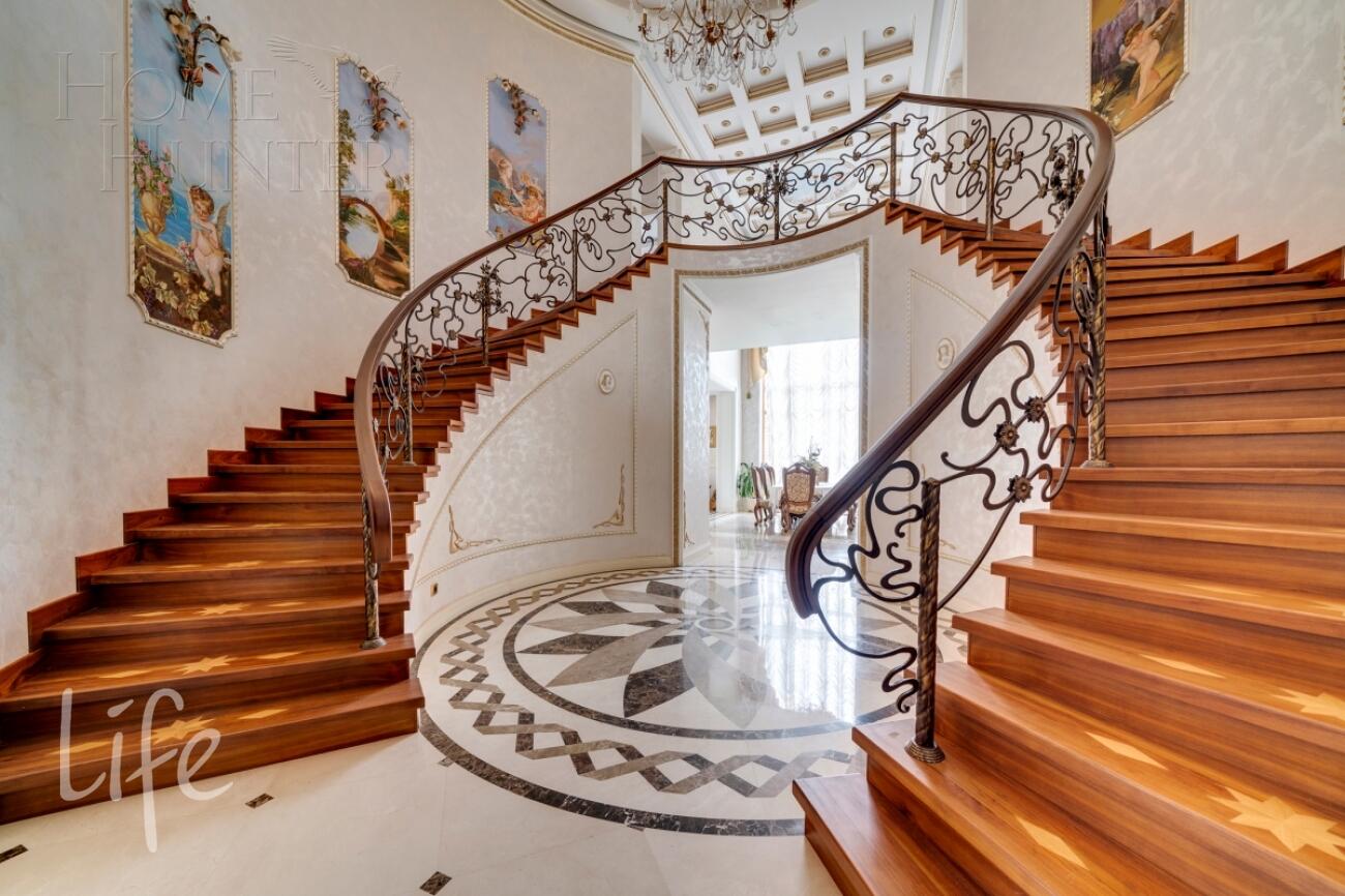 2-этажный коттедж 450 м² с отделкой